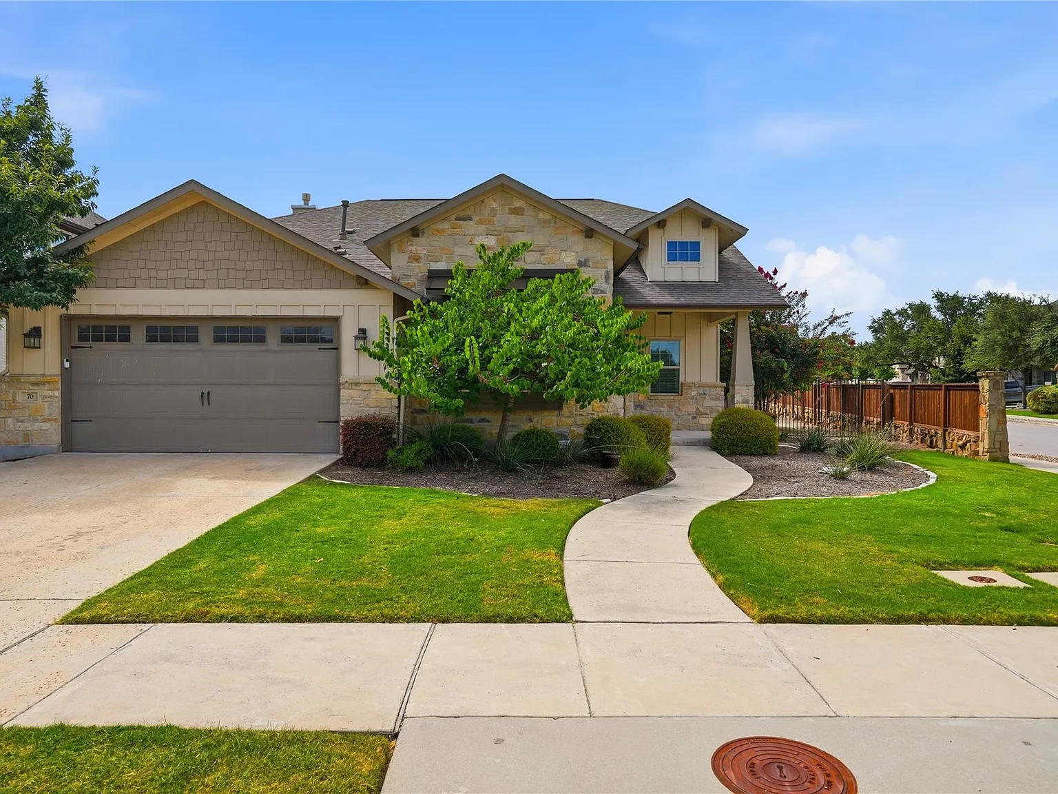 3 bed, 2.5 bath, 2579 sqft, $2,850 — Photo 2