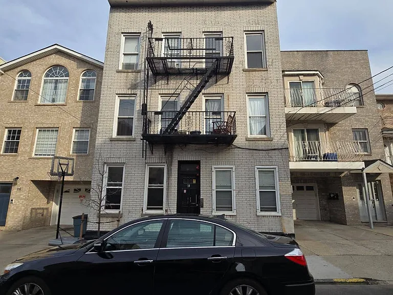 14 Sherman Ave #4 — Photo 7