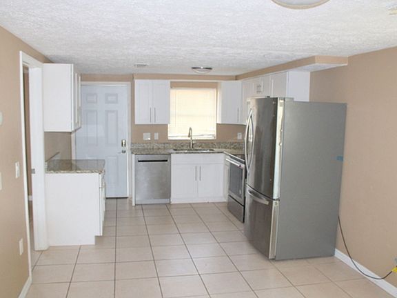 4th image of 7140 Bellaire Ter