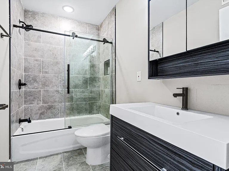 2409 N Hancock St #6 — Photo 23