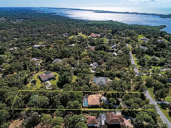 5th image of 1140 Larchmont Dr