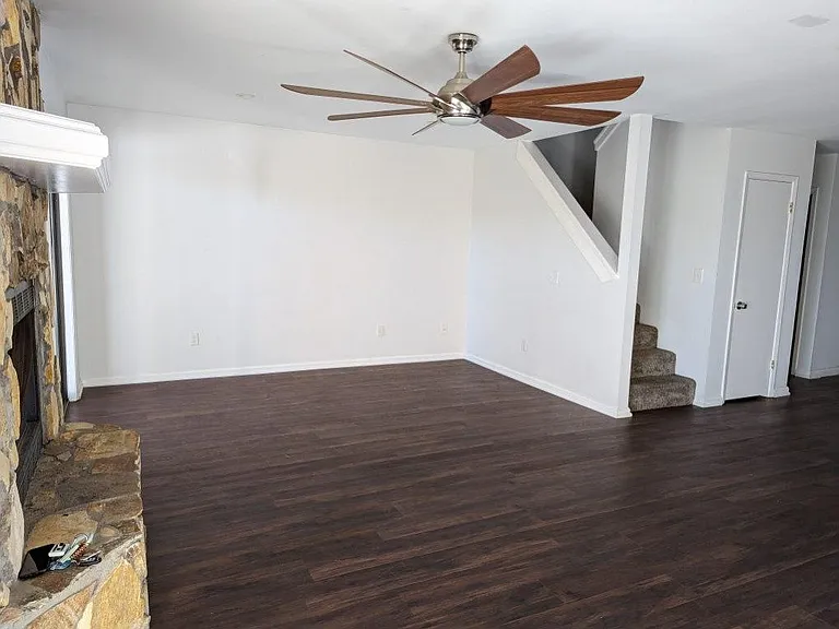 1349 Capri Dr — Photo 11