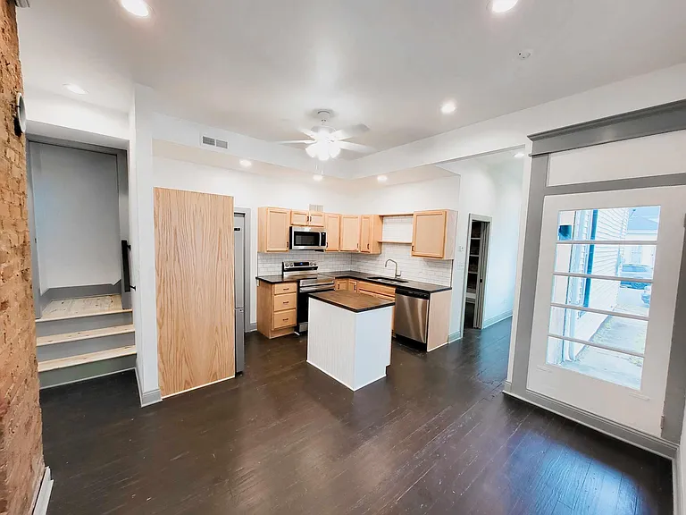 1104 Milton St — Photo 18