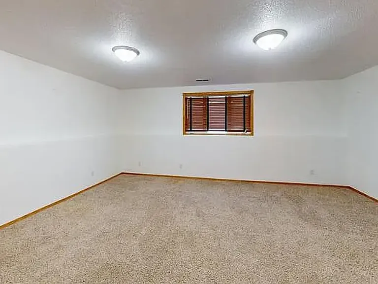 3029 Stonewall Dr — Photo 6