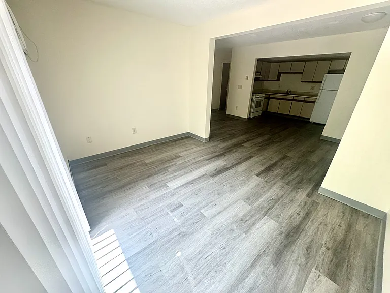 27 Maple Ave #1 — Photo 11