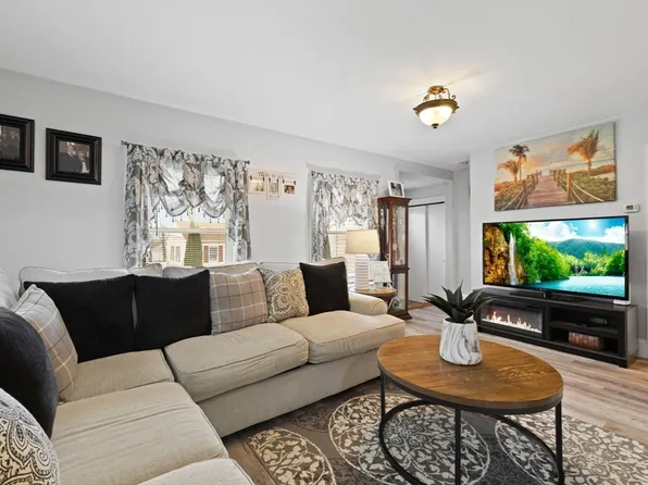 257 Calvin St, Fall River, MA 02720