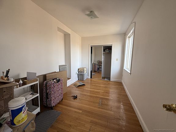 3rd image of 41 Egremont Rd APT 3