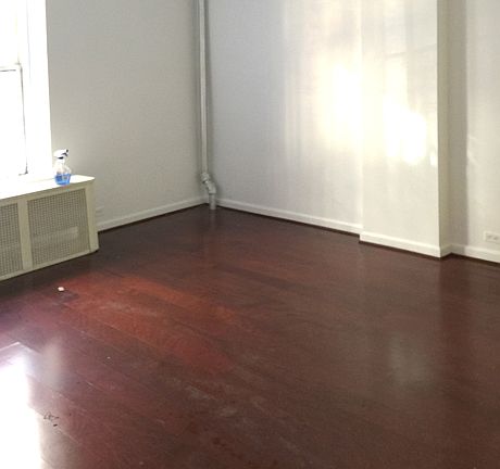 4th image of 326 W 83rd St