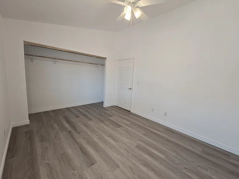 1612 N Torrey Pines Dr #104 — Photo 23