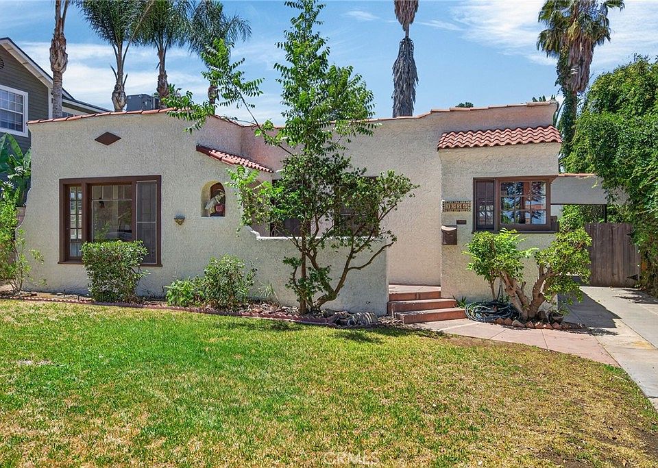 1st image of 3956 Beechwood Pl