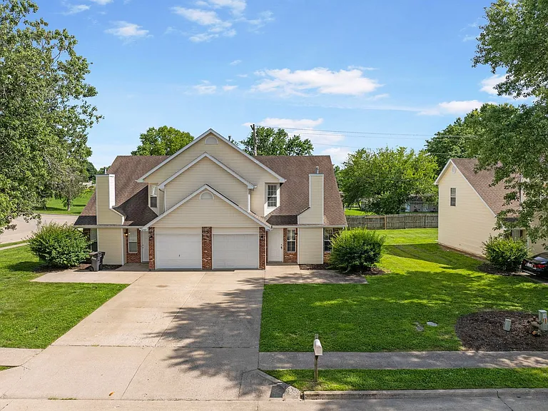 4302-4304 Cheryl Ct. — Photo 32