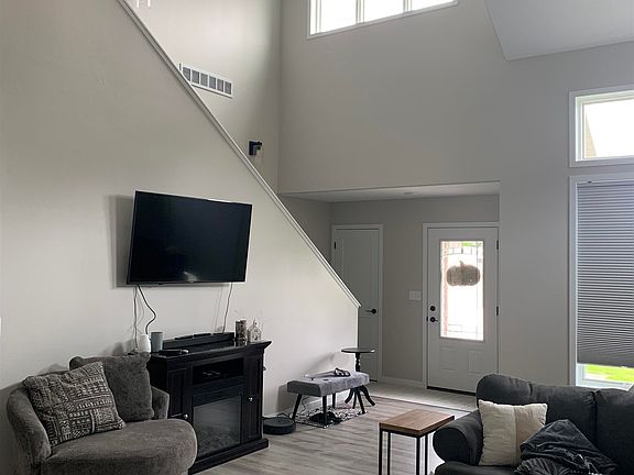 3rd image of 3514 Oriole Dr