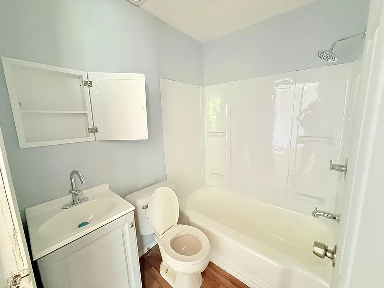 1624 Graves St — Photo 12