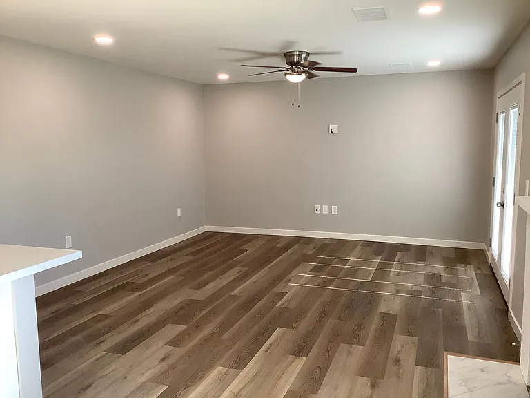 7455 Baltic St — Photo 6