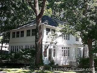 5th image of 233 Laurel Ave