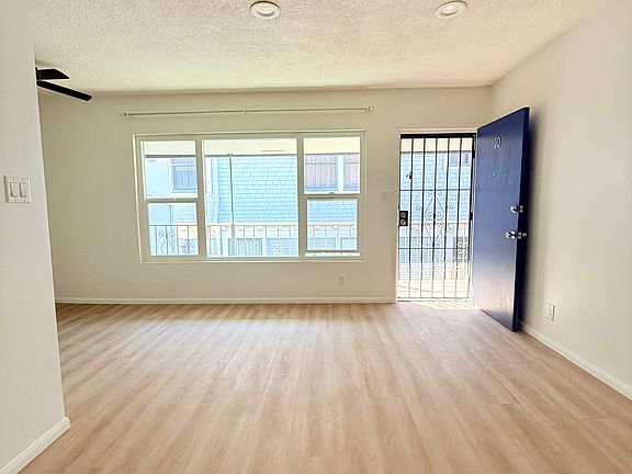 5th image of 445 Cedar Ave APT 10