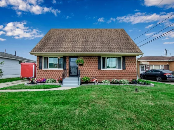 39 Cloister Ct, Buffalo, NY 14219