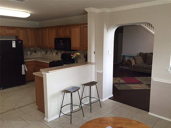4th image of 300 Sweet Leaf Ln