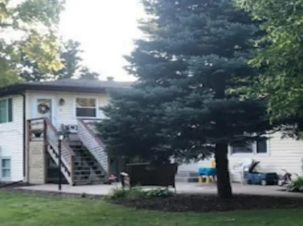 303 N Wabena Ave APT C, Minooka, IL 60447