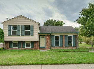 29277 Leroy St, Romulus, MI 48174