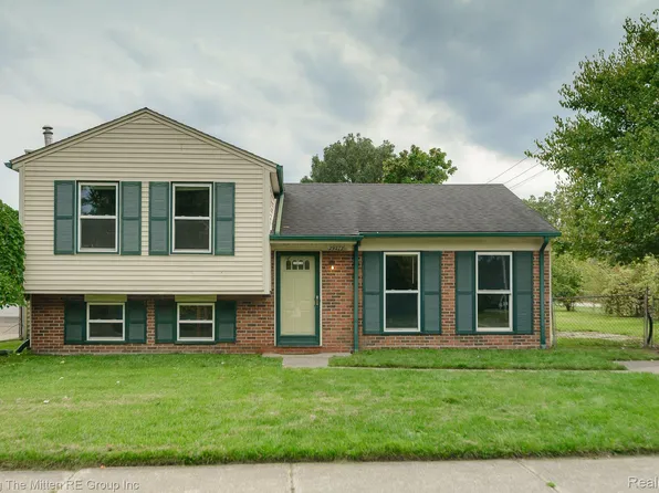 29277 Leroy St, Romulus, MI 48174