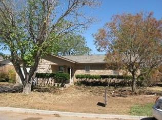 1310 Sunset Dr, Iowa Park, TX 76367