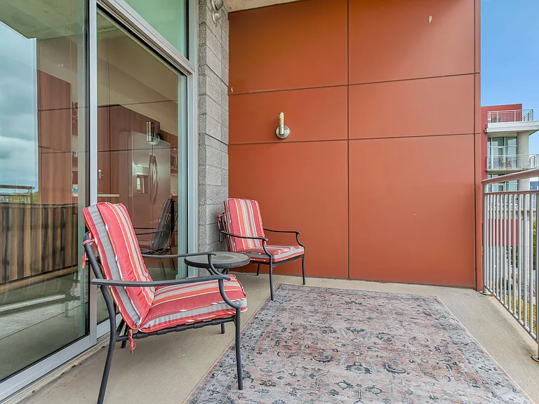 2115 Yeaman Pl #302 — Photo 28