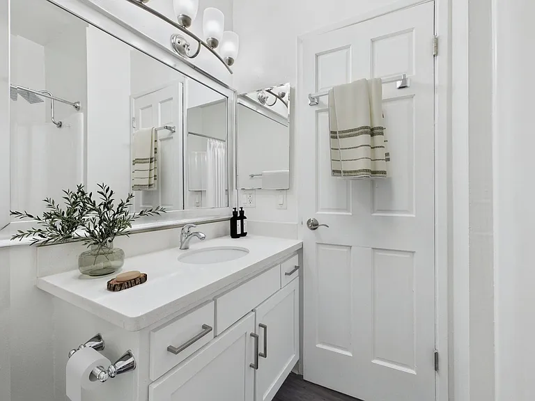 The Montecito — Photo 11
