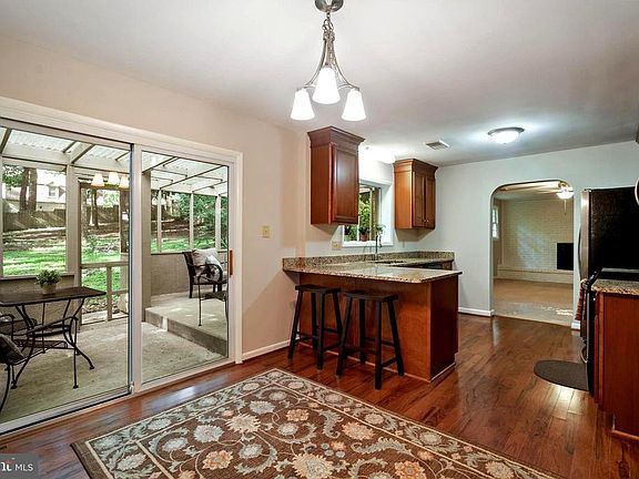 4th image of 1039 Isabella Dr