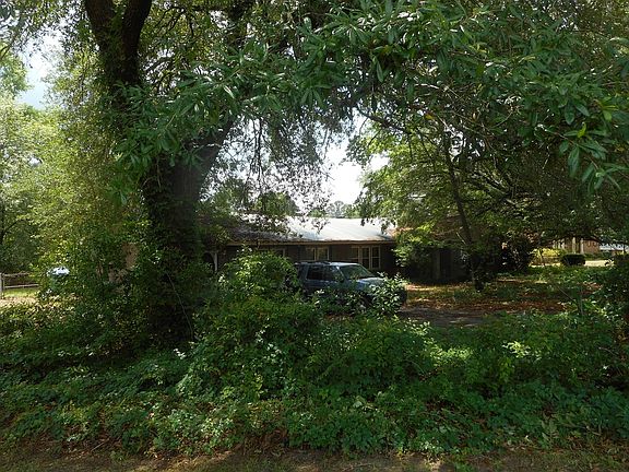 2nd image of 105 Sandy Ln