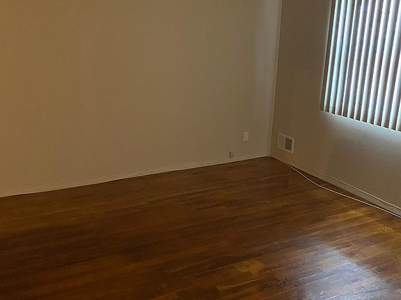 5th image of 2223 E 57th Pl #1