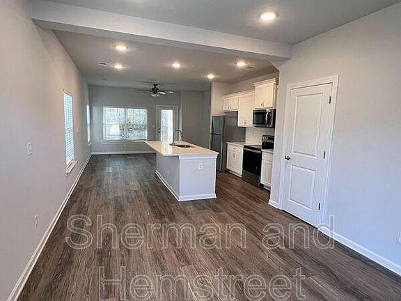 2nd image of 7048 Hummingbird Dr