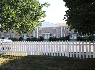 28 Lindstrom Road, Stamford, CT 06902