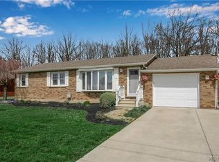 6620 Grauer Rd, Niagara Falls, NY 14305