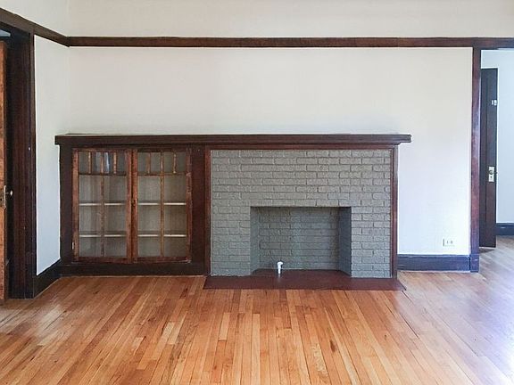 5th image of 3821 N Lawndale Ave #3