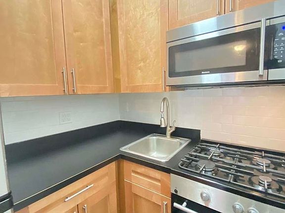 4th image of 317 E 90th St APT 4A