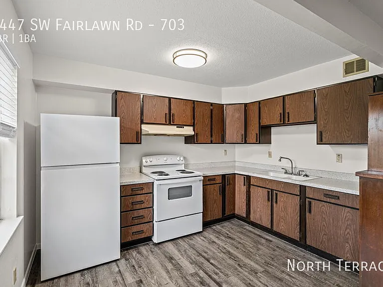 Fairlawn Flats — Photo 44