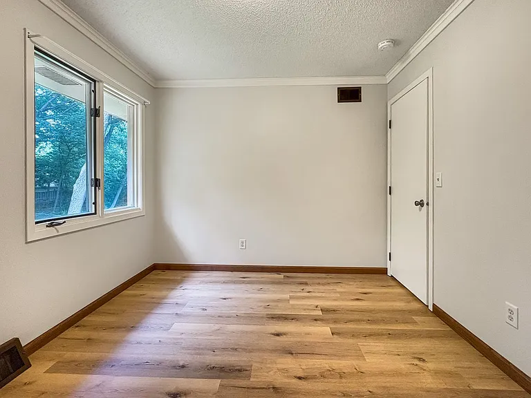 5674 Arthur St NE — Photo 33