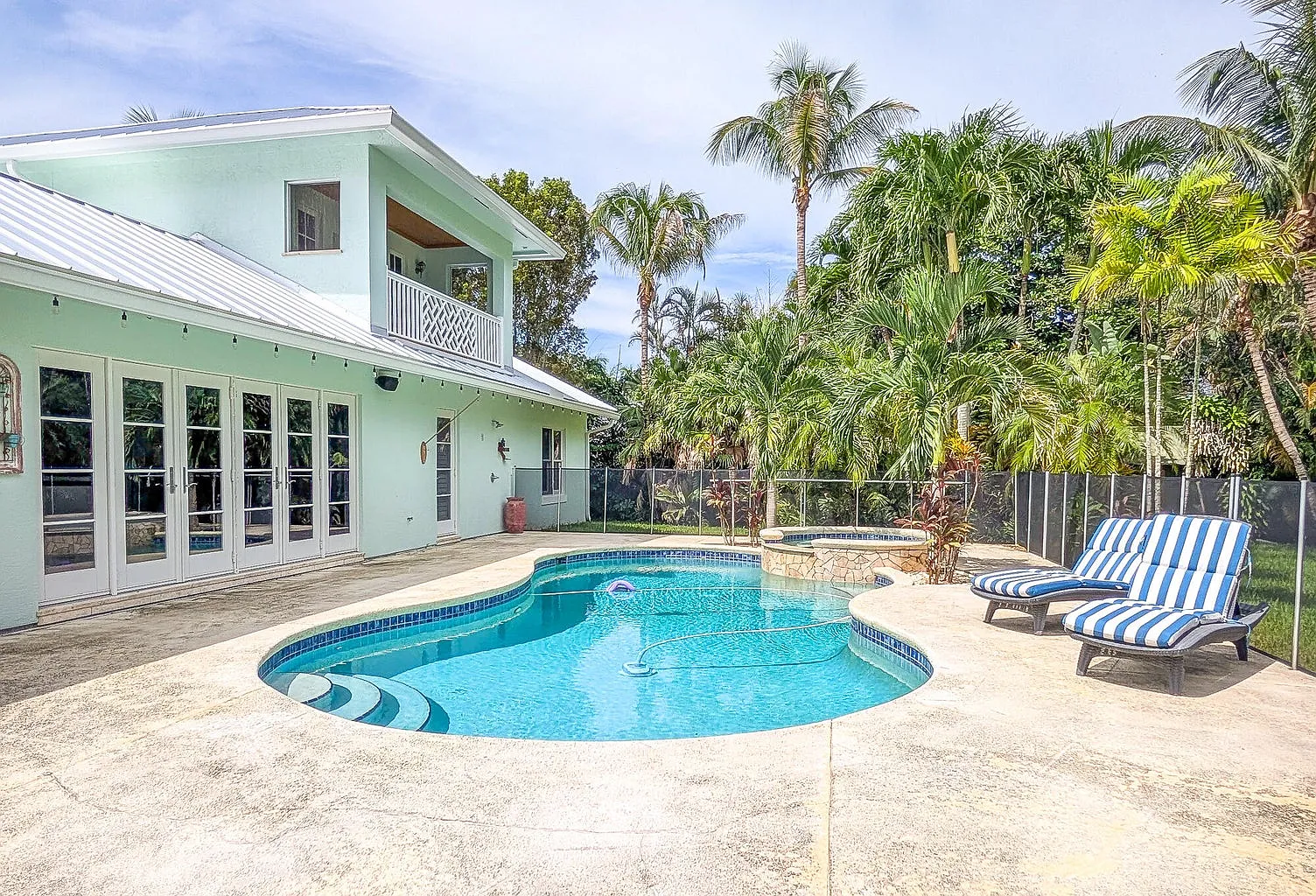 4 bed, 3.0 bath, 2800 sqft, $6,500 — Photo 1