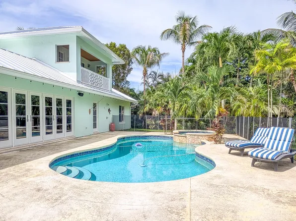 16672 78th Dr N #N, Palm Beach Gardens, FL 33418
