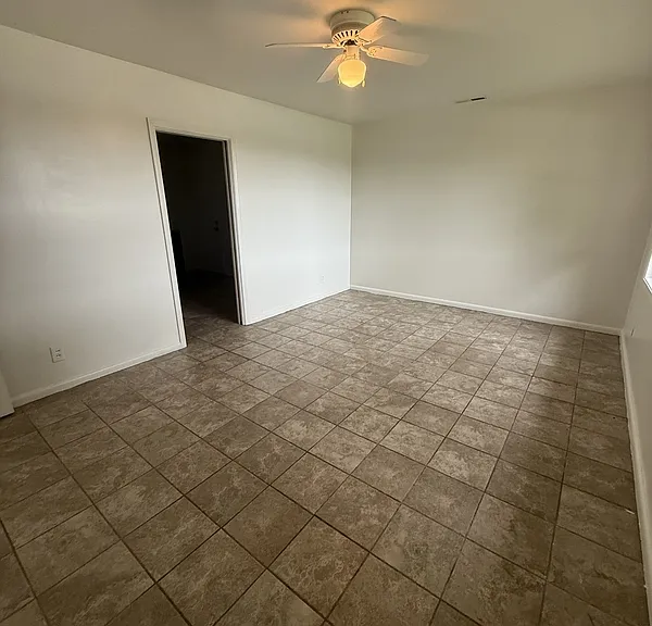 903 Collinwood Ave — Photo 2