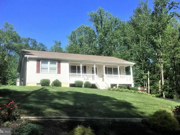 133 Lands End Dr, Montross, VA 22520
