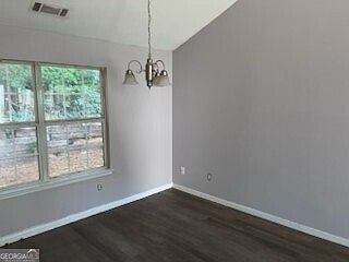 5th image of 631 Sycamore Dr