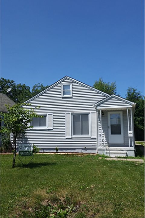 1st image of 18912 Parkmount Ave