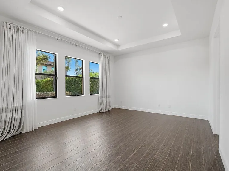 11760 Bayview Cir — Photo 5