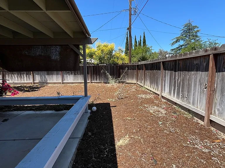 401 N Santa Ana St — Photo 22