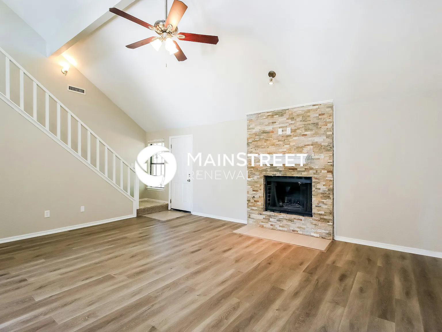 4008 Beachcomber Dr — Photo 2