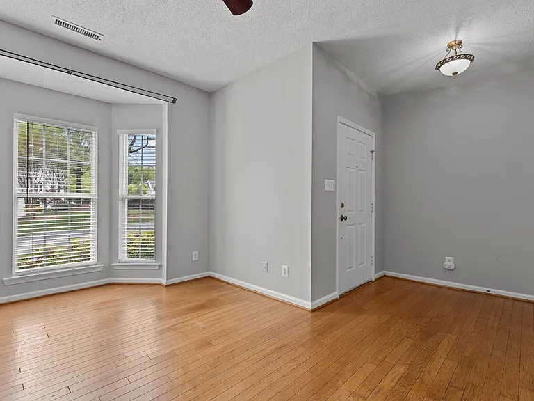 5316 Corinthian Way — Photo 6