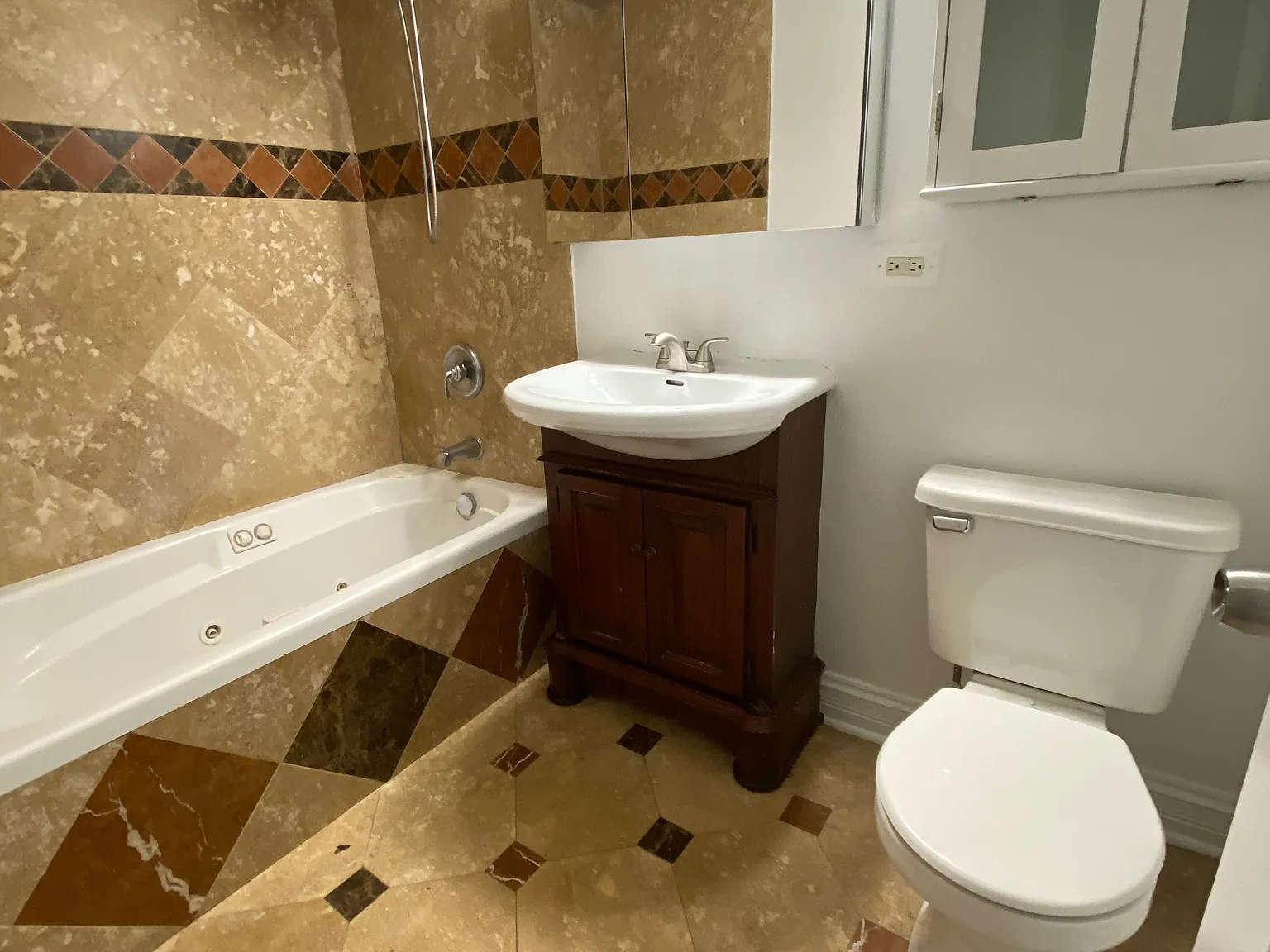 1 bed, 750 sqft, $1,500 — Photo 3