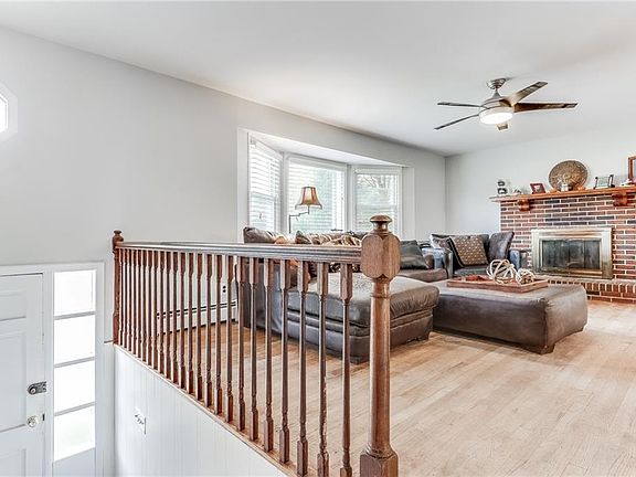 5th image of 7 Tobey Ln
